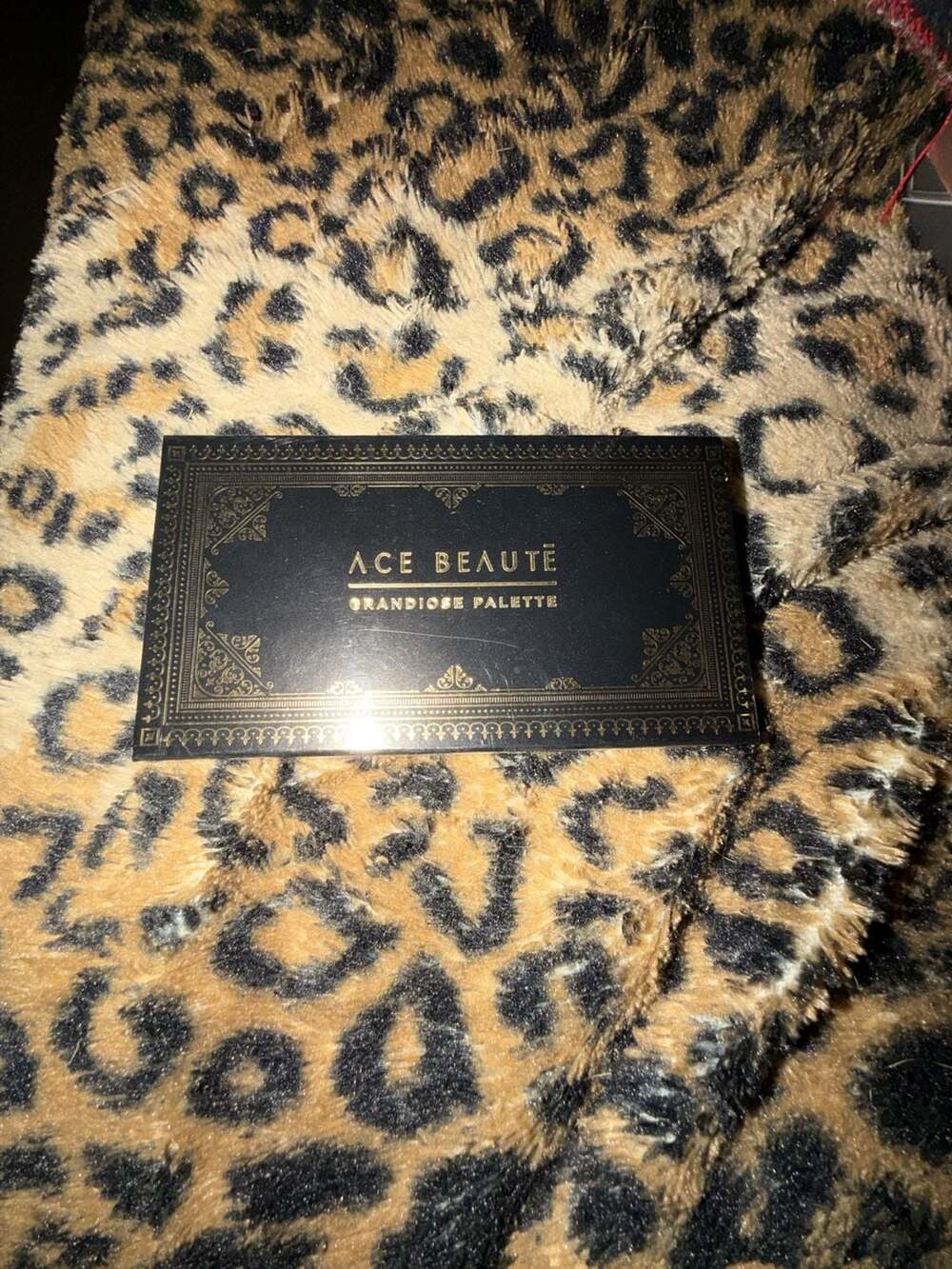 Ace Beaute Grandiose 8-Pan Eyeshadow Palette